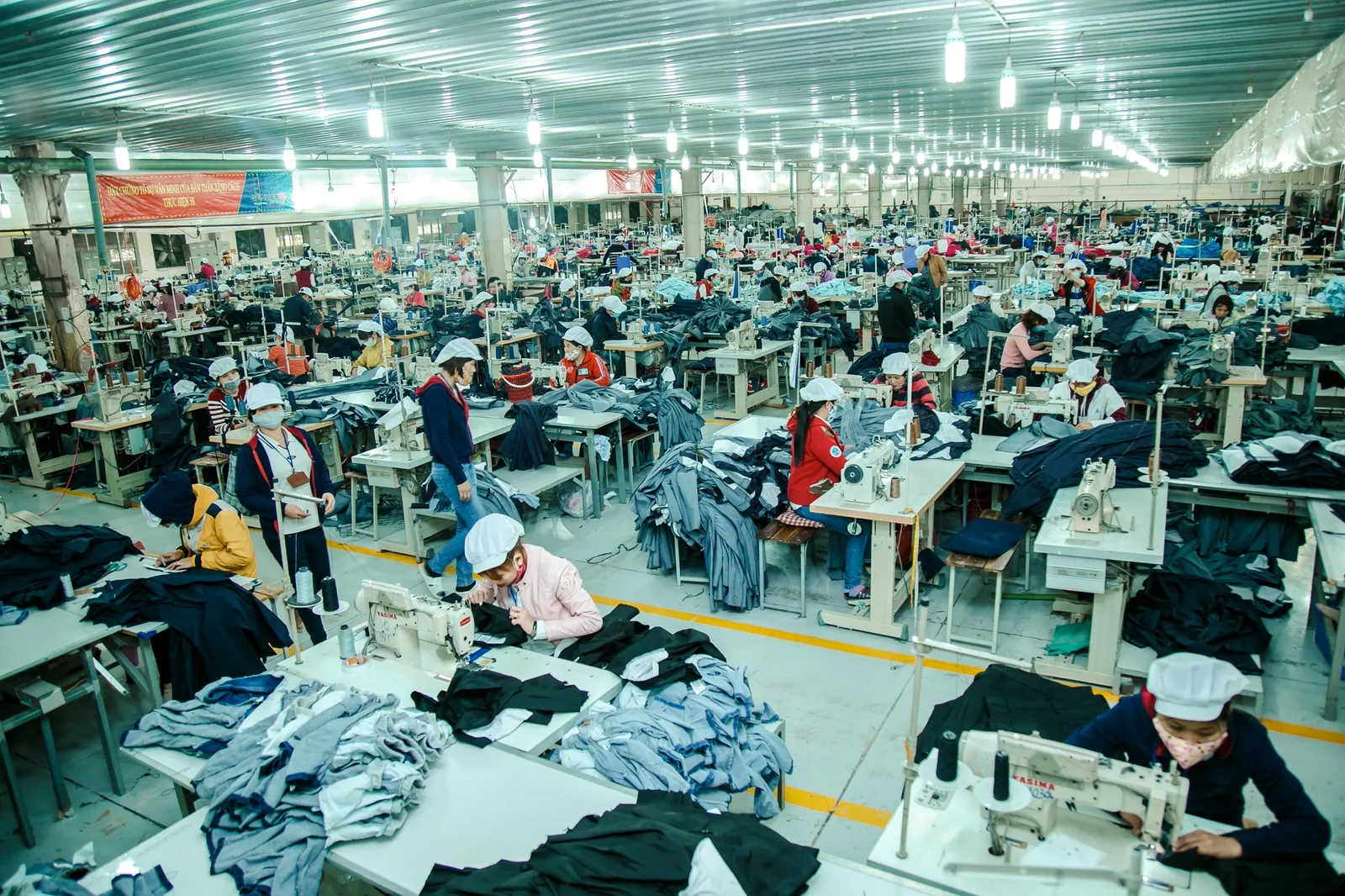 Hoàn thiện sản phẩm denim tại GENVIET